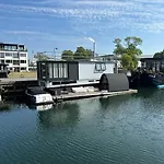 Cph Houseboat